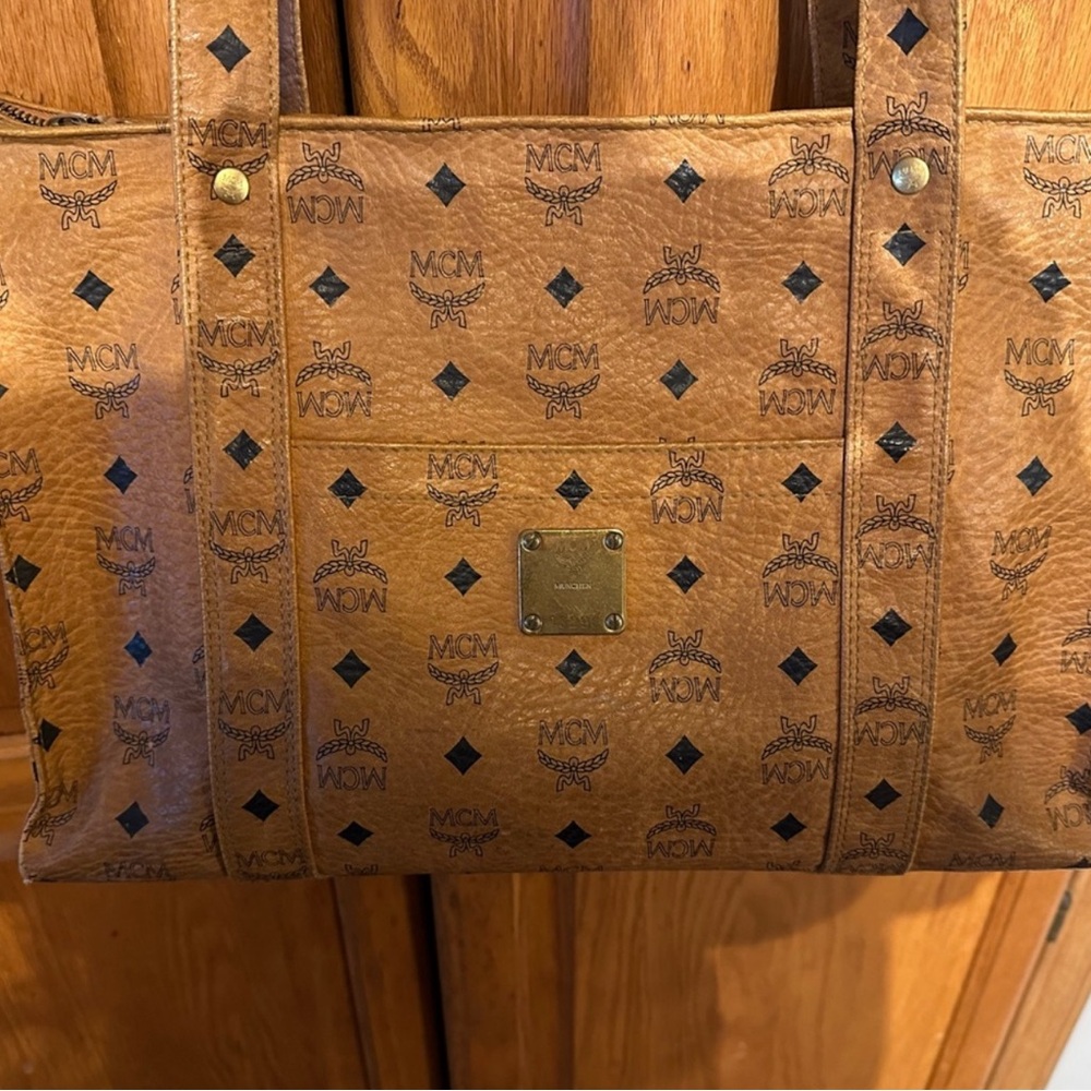 MCM long strap conyack zipper top Tote Bag inside pocket - Picture 3 of 15